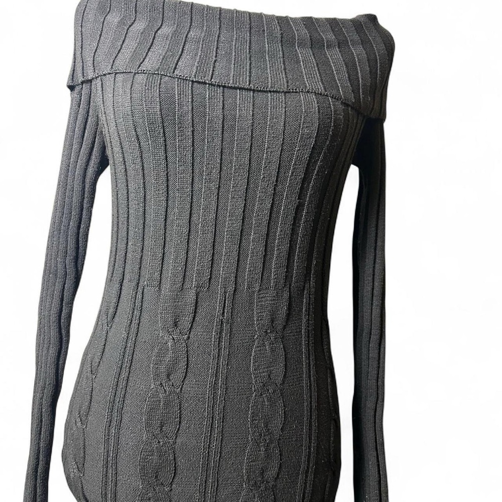 Goth Off-Shoulder Ribbed Cable Knit Sweater - Picture 3 of 4